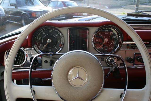 W113 250SL インテリア